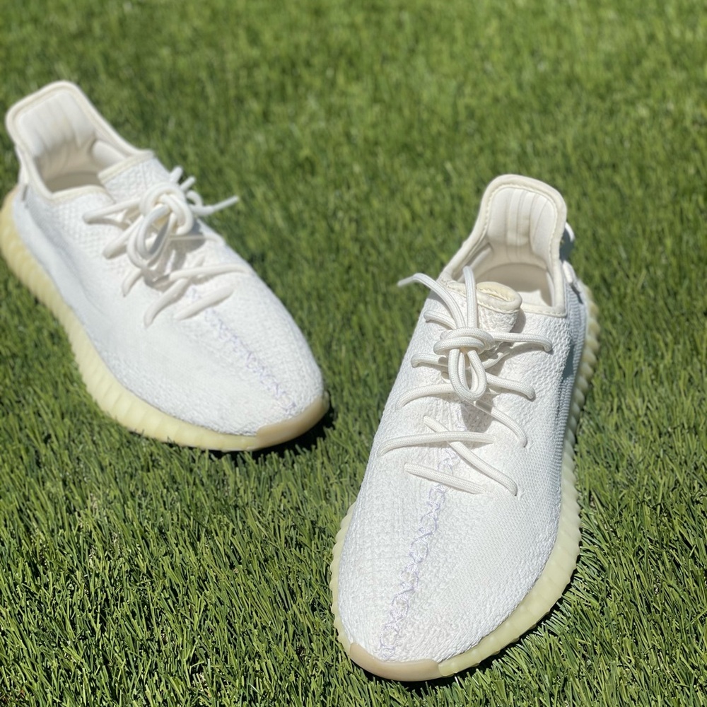 Adidas Yeezy 350 Boost V2 | Cream / Triple White - like new (US 9.5 men’s) - Picture 8 of 9